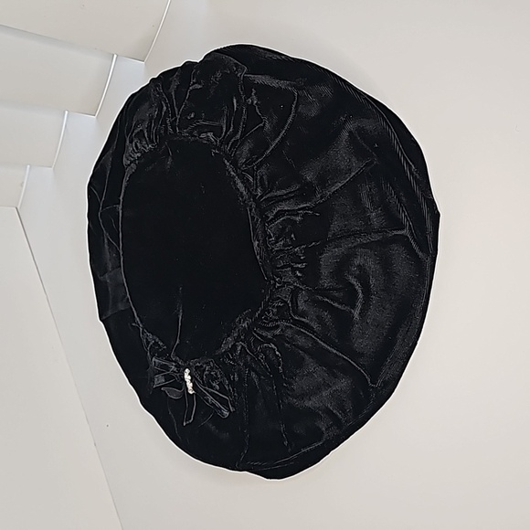 Women's Hat - Picture 7 of 15